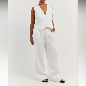 Dissh - white linen pants - size 4US